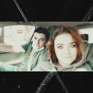 Meet your Posher, Hallie